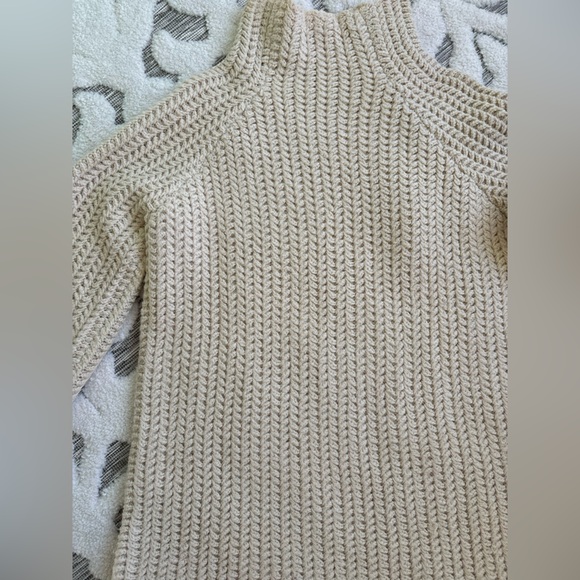 Doe & Rae Cream Knit Bell Sleeve Sweater Sz M - Picture 2 of 5